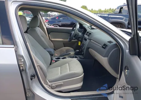 2010 Ford Fusion Se z USA, uszkodzony, nr VIN 3FAHP0HA3AR105876